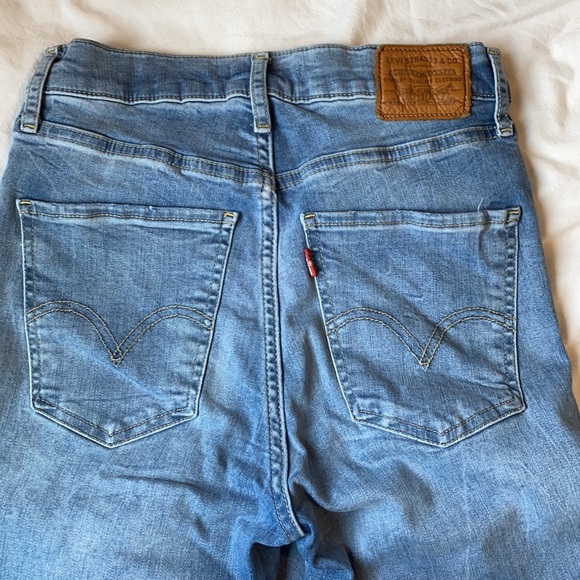 Levi Skinny jeans - Picture 2 of 3